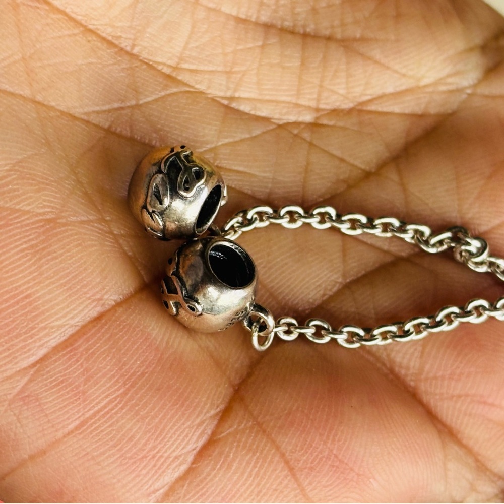 Pandora Love safety chain
